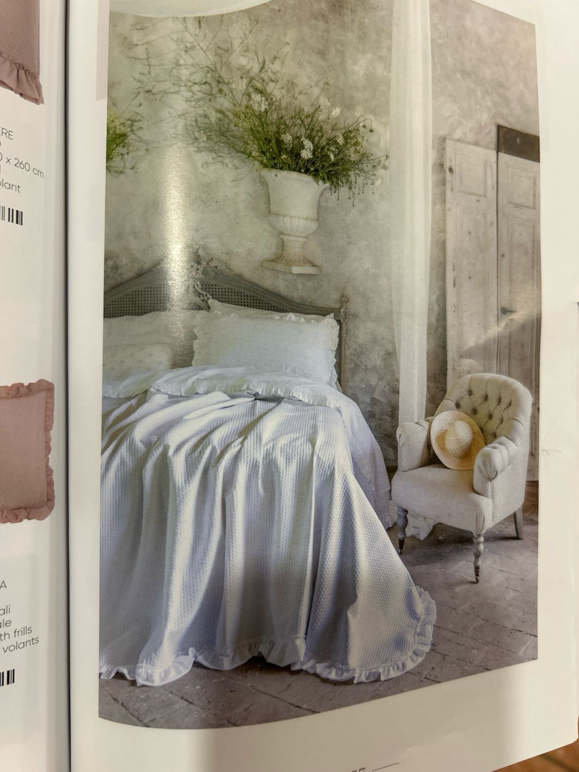 Trapunta matrimoniale con Gala il cm 260x260 100% poliestere col bianco linea Gala Acquarello