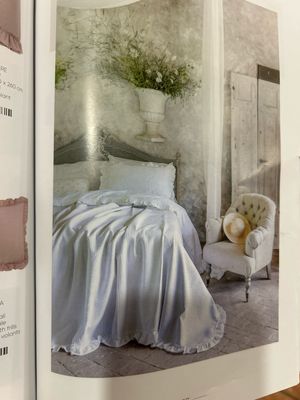 Trapunta matrimoniale con Gala il cm 260x260 100% poliestere col bianco linea Gala Acquarello