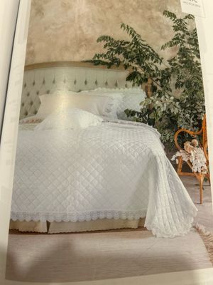 Trapunta Matrimoniale con gala in pizzo Blanc Mariclo ‘col.Bianco Mis.260x260 linea estate San gallo