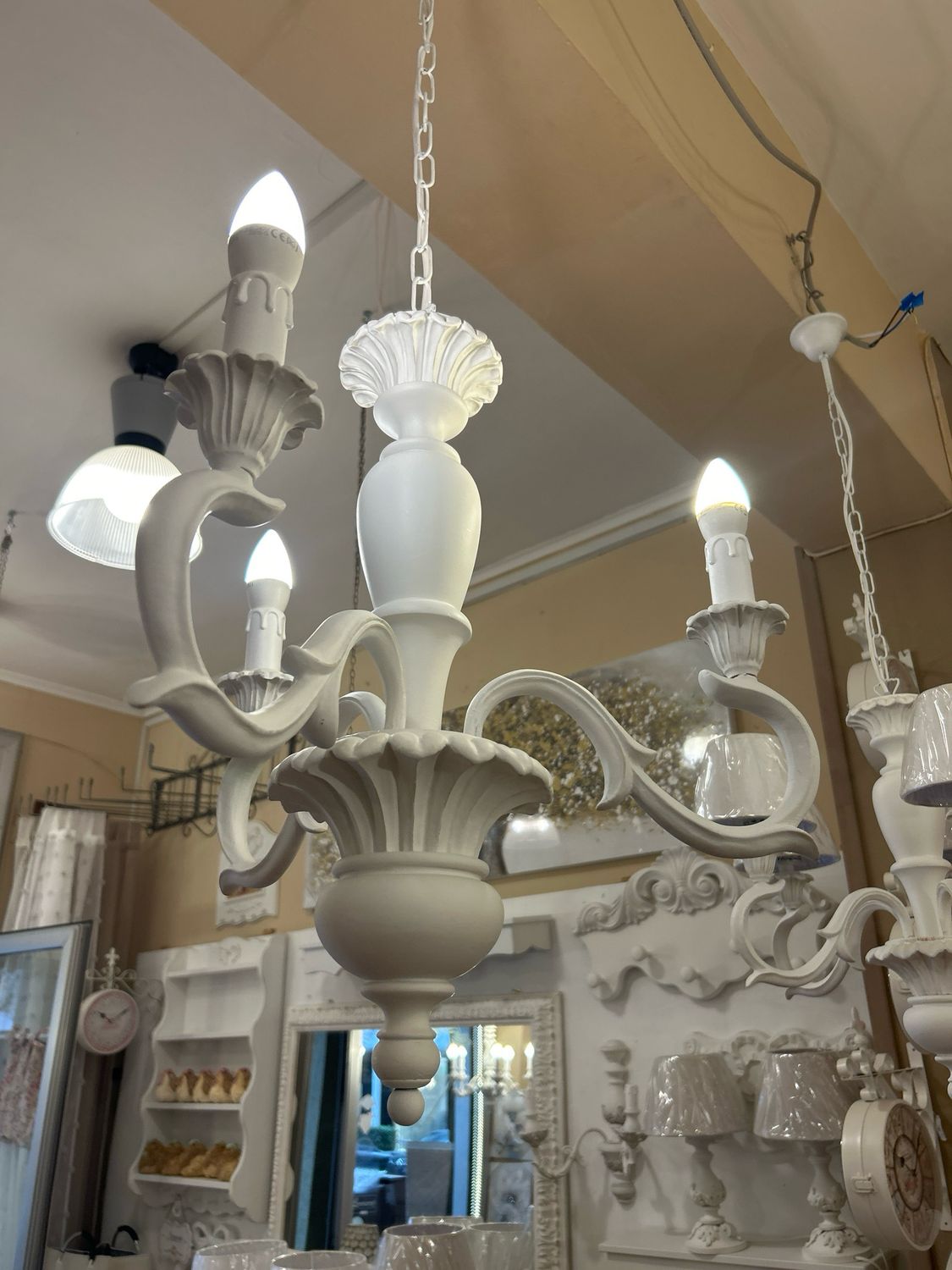Lampadario legno Margherita tre luci col.bianco Shabby Made in Italy