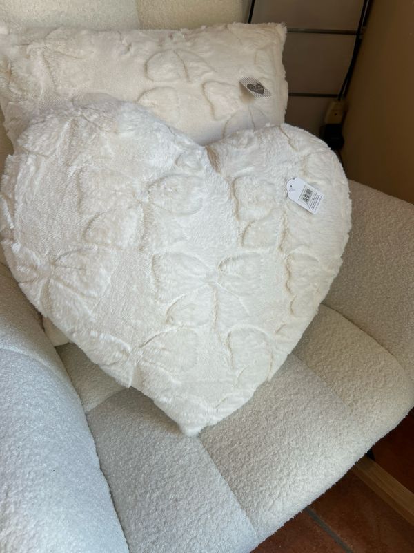 Cuscino Cuore Fiocchi bianco Mis.45x45 Cuscino Cuore Fiocchi bianco Mis.45x45
