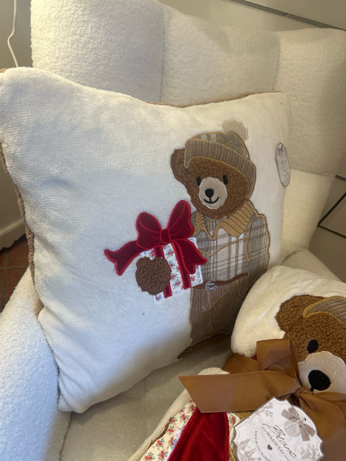 Cuscino con applicazione orso Blanc Mariclo ‘