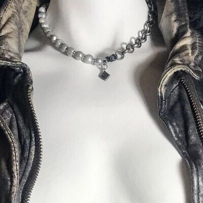 Dark Silver Rolo & Pearl Marcella Necklace.