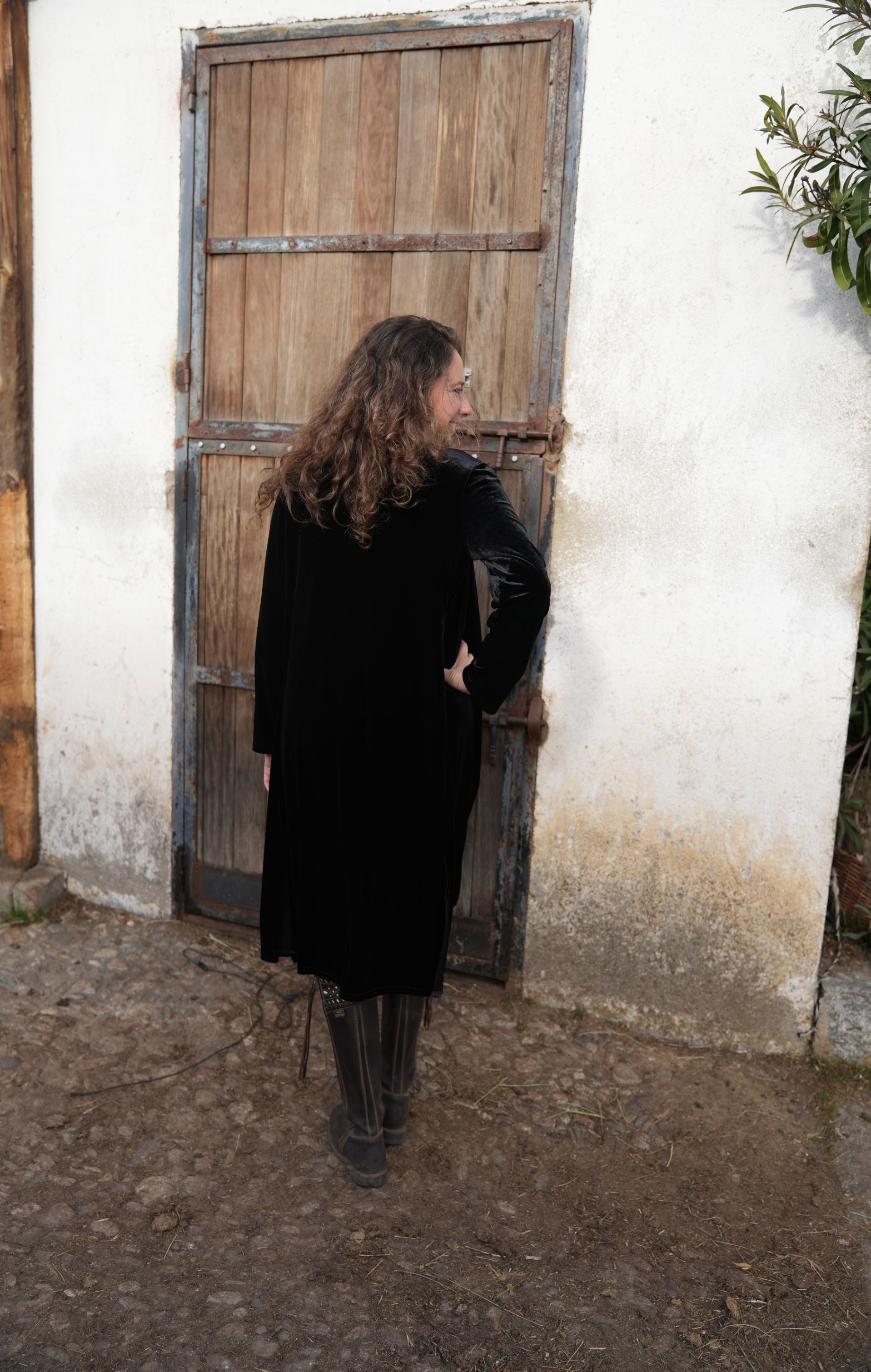 Abrigo terciopelo corto negro