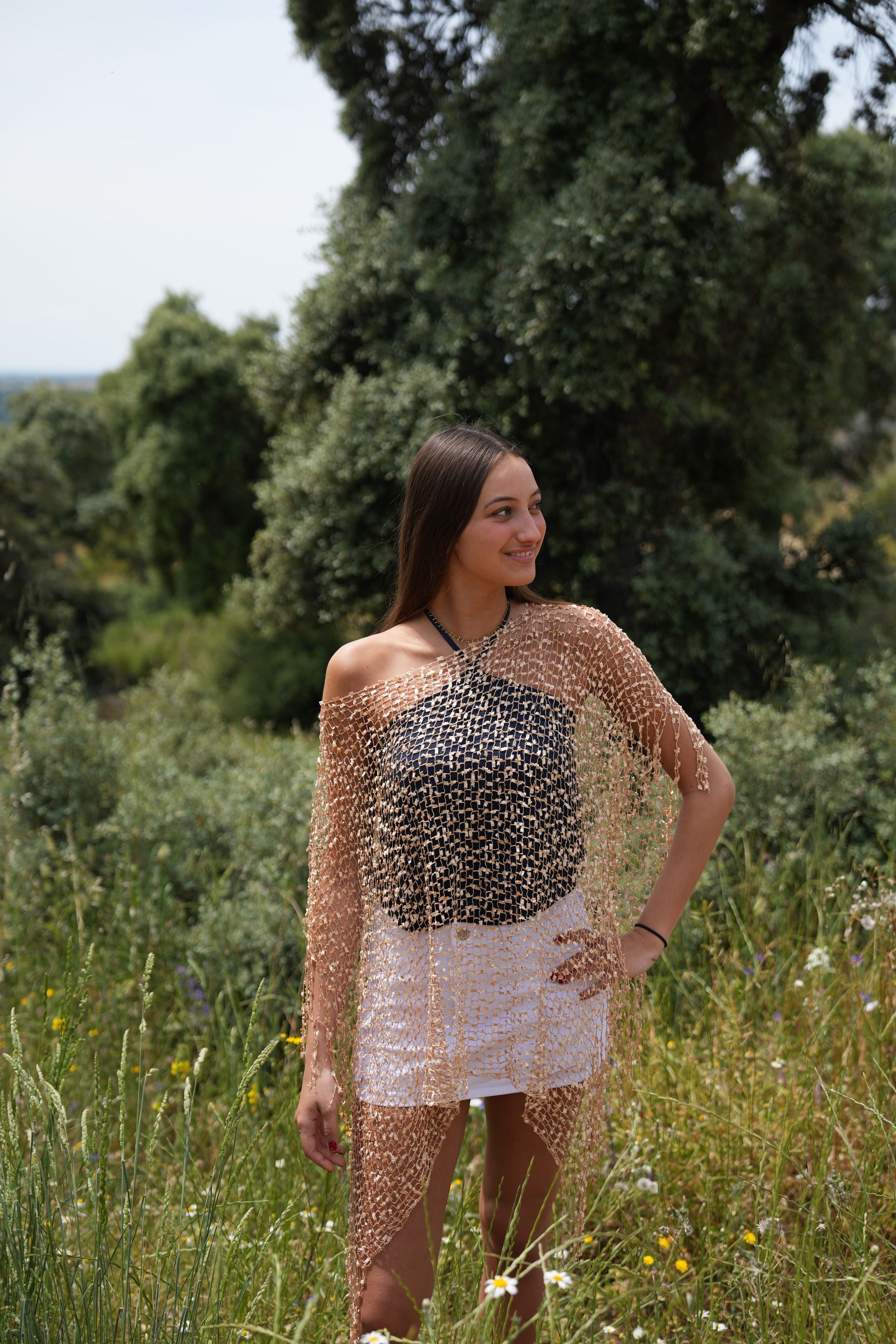 Poncho dorado calado Arit