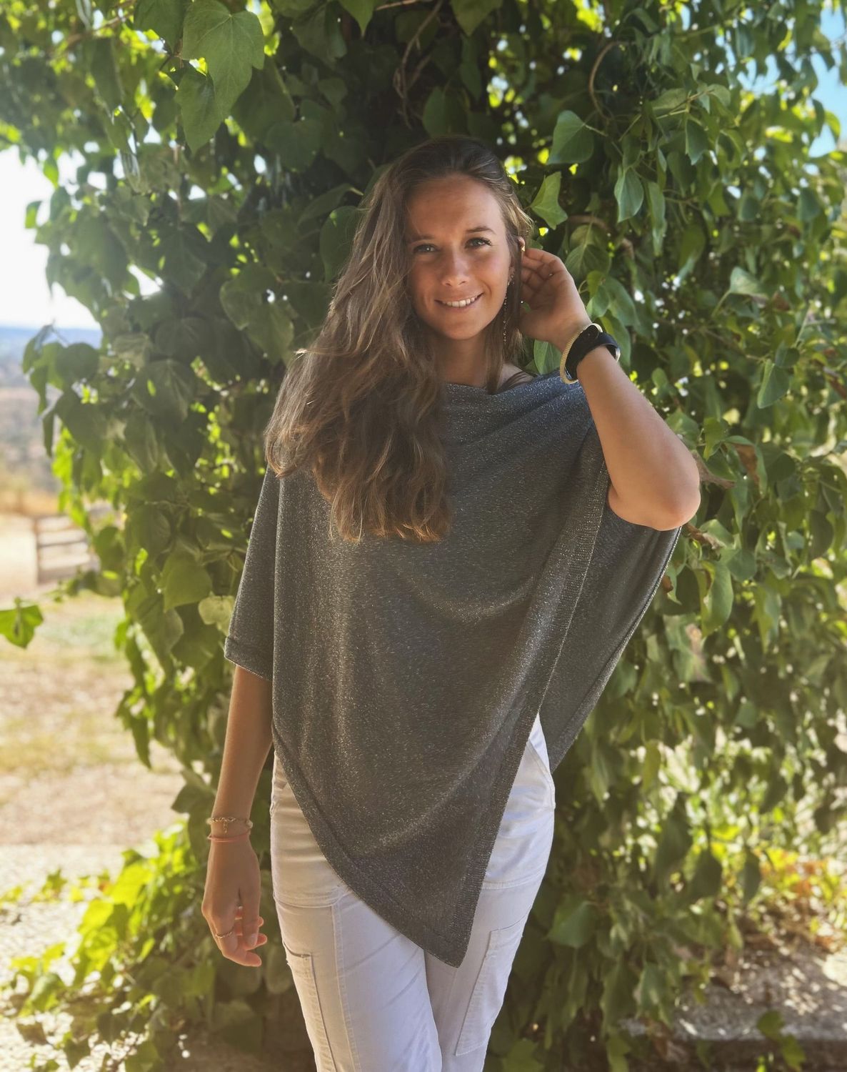 Poncho gris con brillo