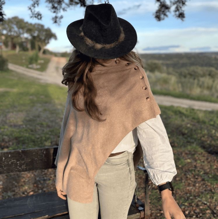 Poncho punto beige