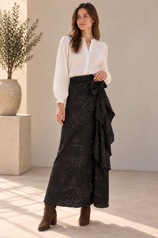 Falda negra Loan