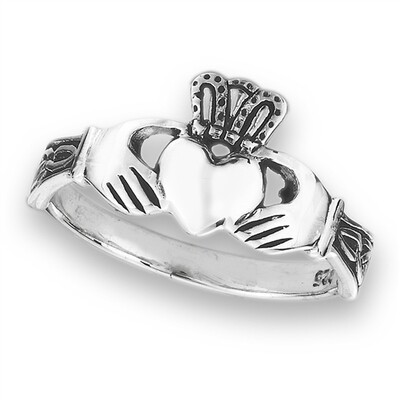 Womans Claddagh Ring