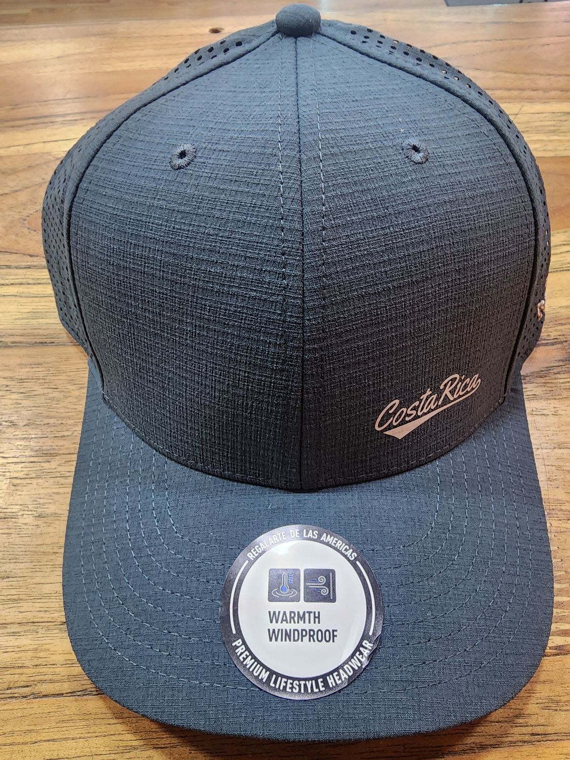 Gorra con cierre de velcro