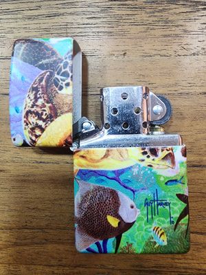 Bajo el mar brilla en la oscuridad