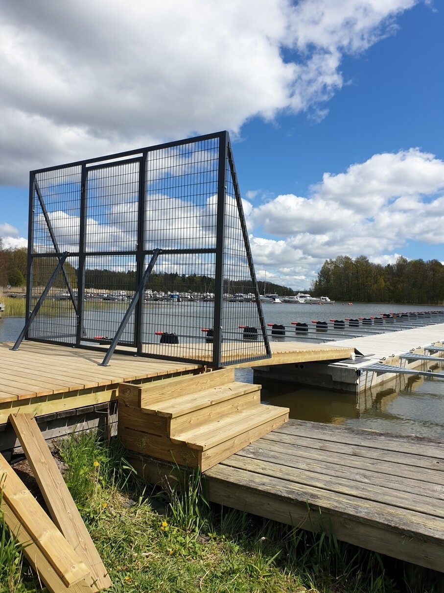 Laituriportti 3.2x2.3m (HDG, RAL7024, lukkorungolla)