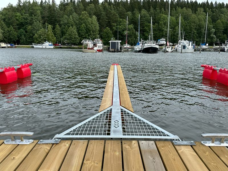 Käveltävä venepuomi 8m
