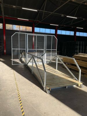 Teräskäyntisilta 1.5x8m portilla (3.6x2.3m)