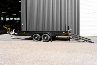 Peräkärryt – Black Edition