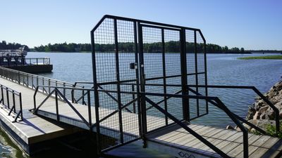 Teräskäyntisilta 1.5x8m portilla (3.6x2.3m)