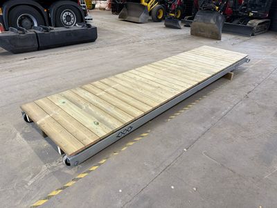 Terässilta 1.2×5m puukannella