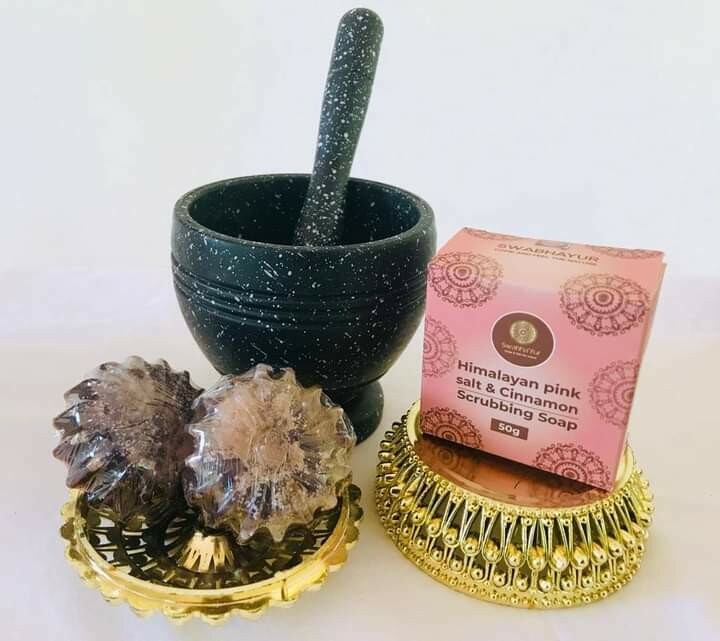 Himalayan Pink salt and Cinnamon Scrubbing soap (50g)