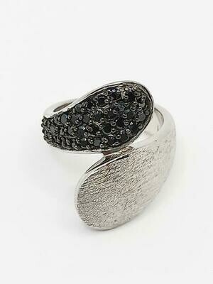 Silver 925 leaf ring with black stone