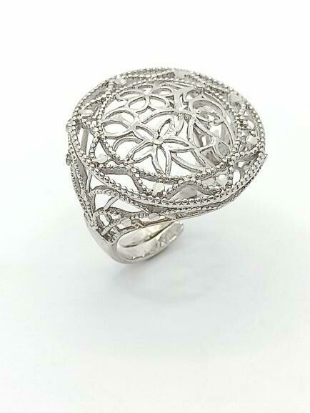 Silver 925  flower diamond cut round ring