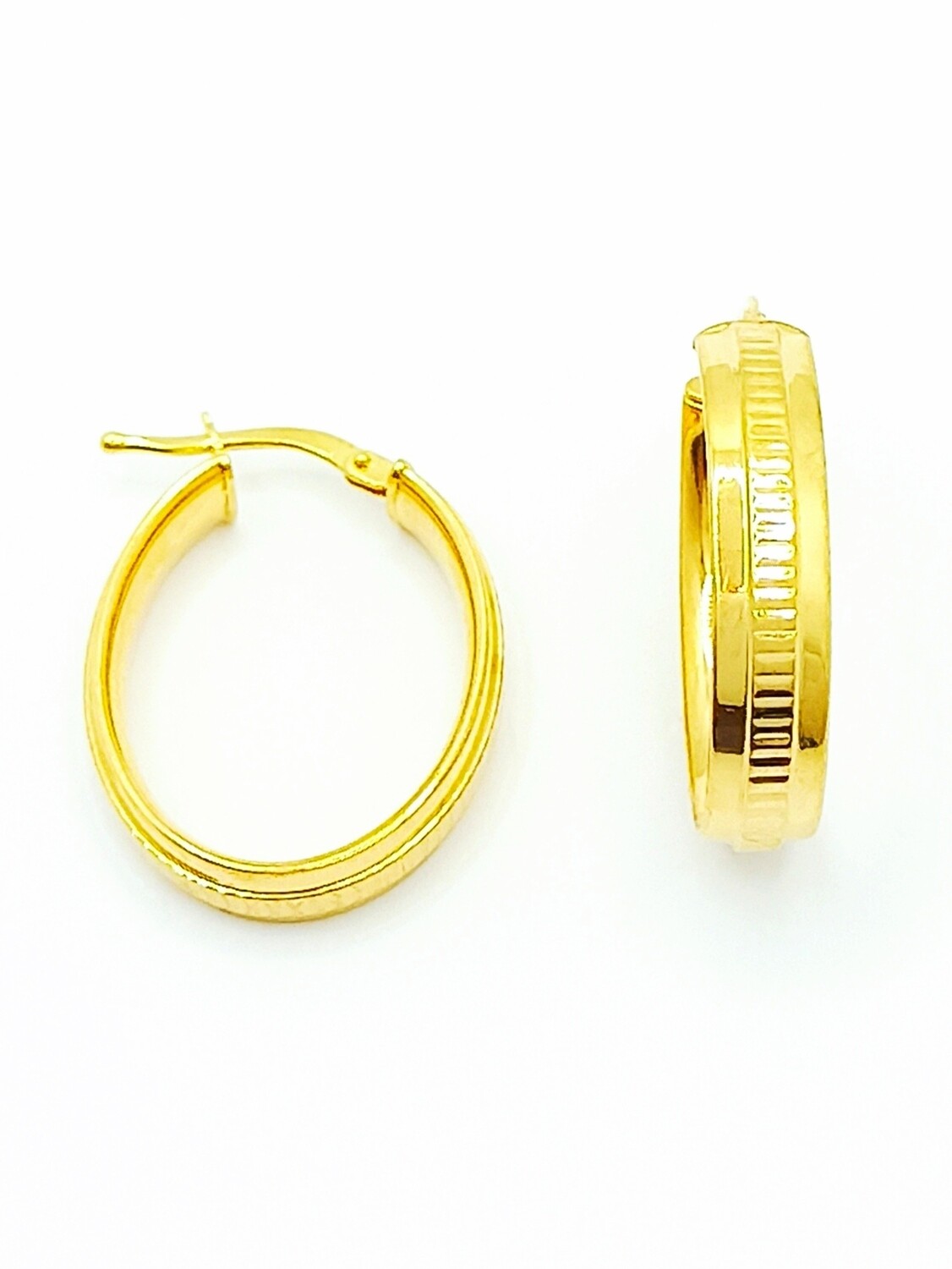 Silver 925 shiny and diamond scratch oval hoop earrings