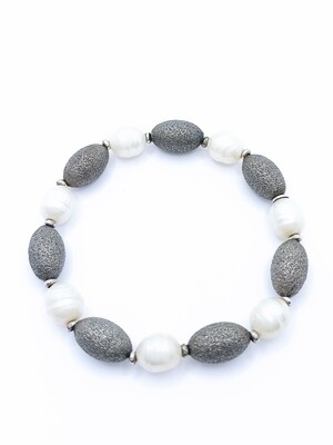 Silver 925 hand bracelet white pearl and black balls