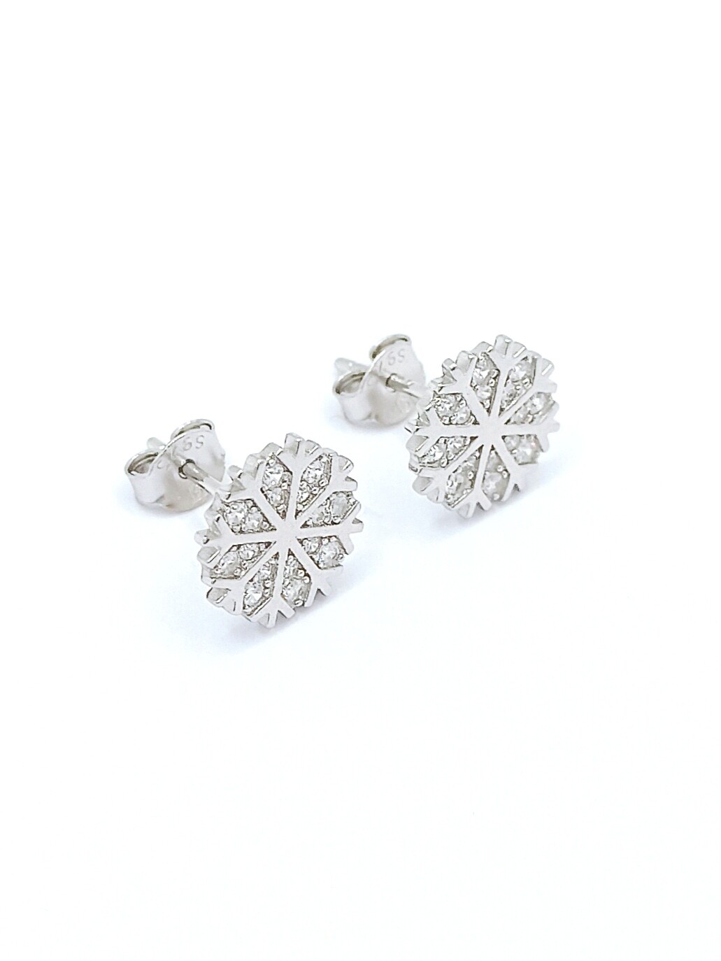 Silver 925 snowflake stud earring