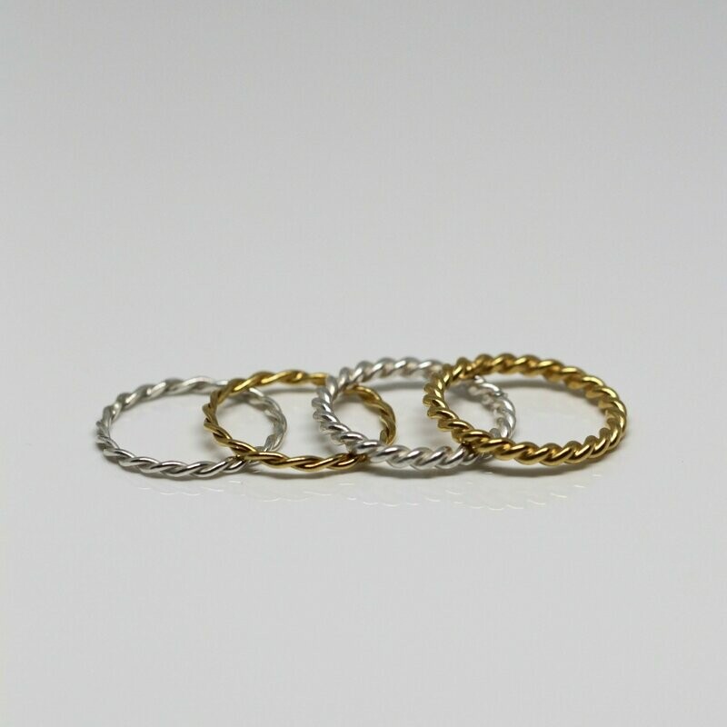TWIRLED RING