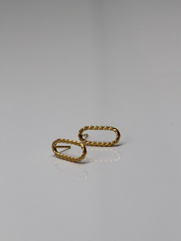 TWIRLED OVAL