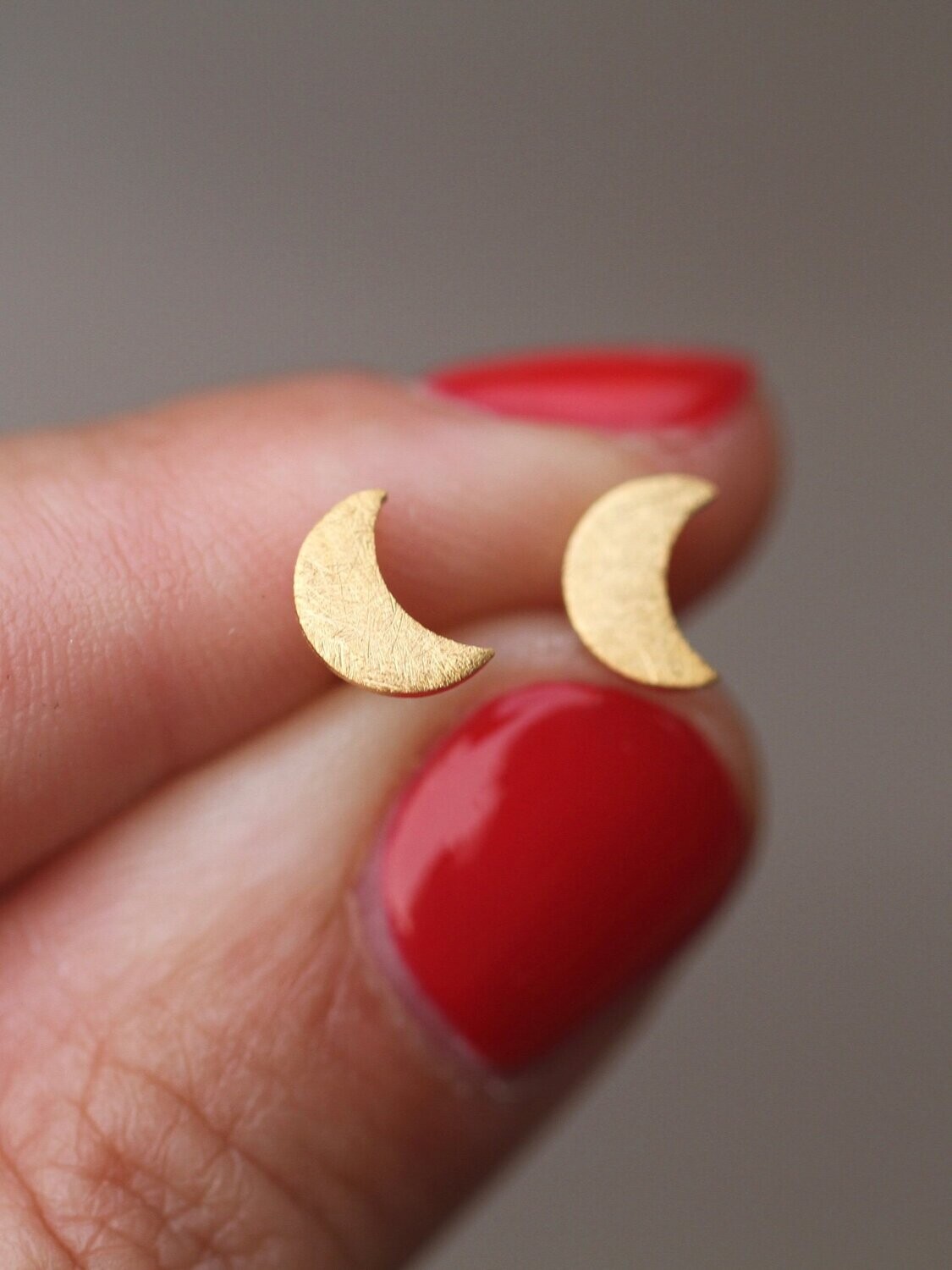 MR MOON Studs