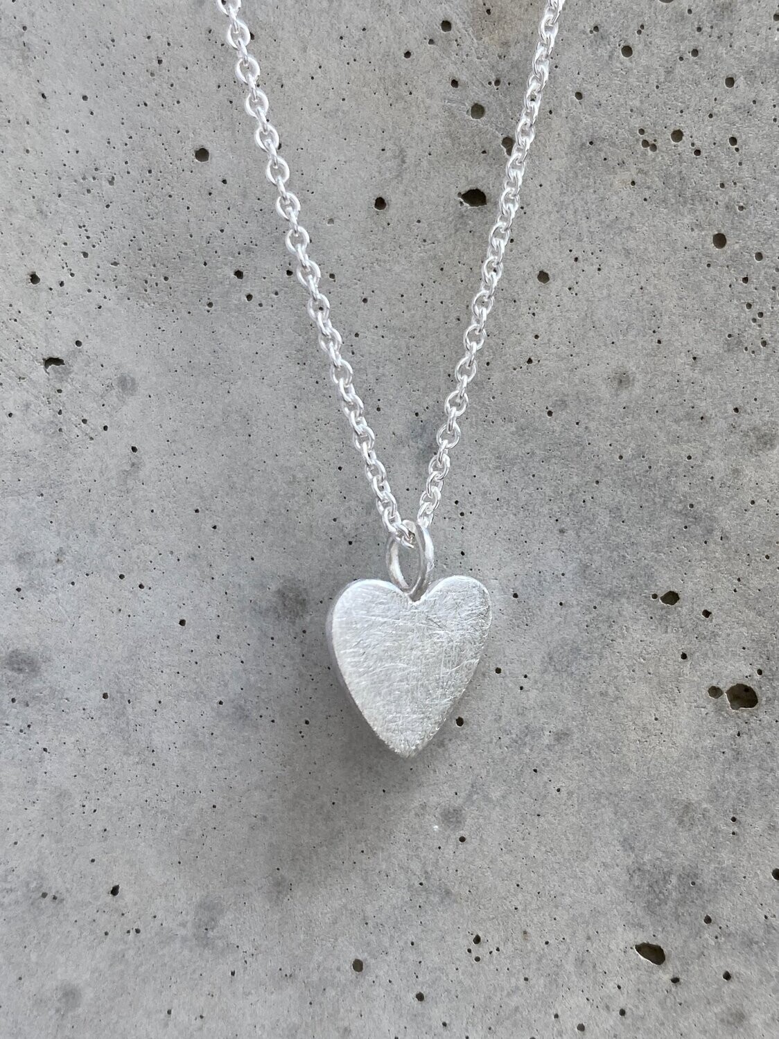 SCRATCHED HEART necklace