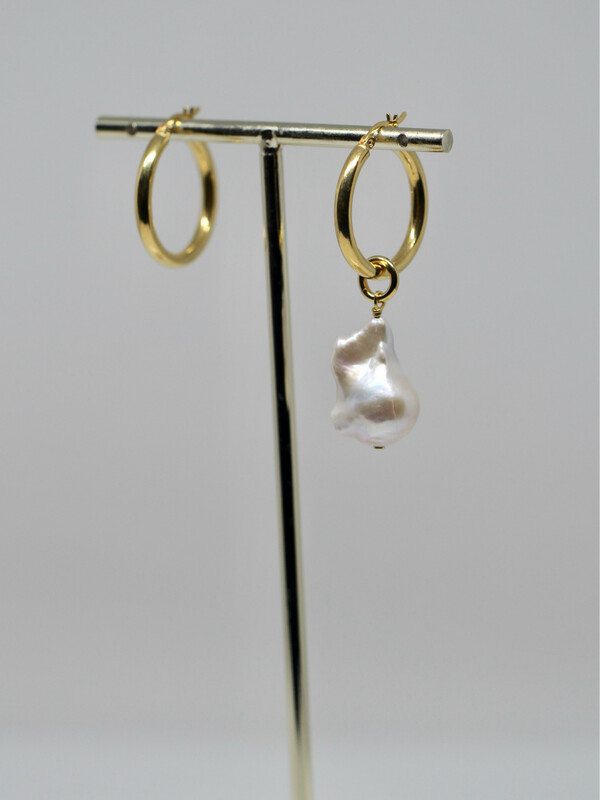 FAT PEARL creoles