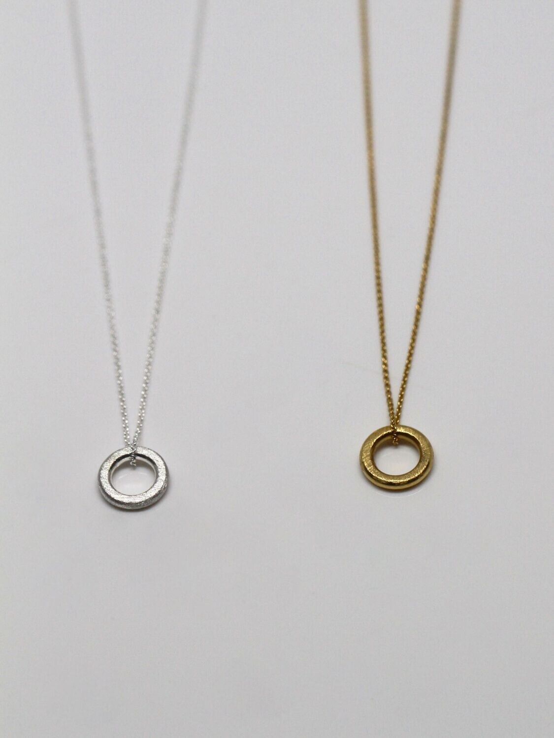 TINY LOOP necklace