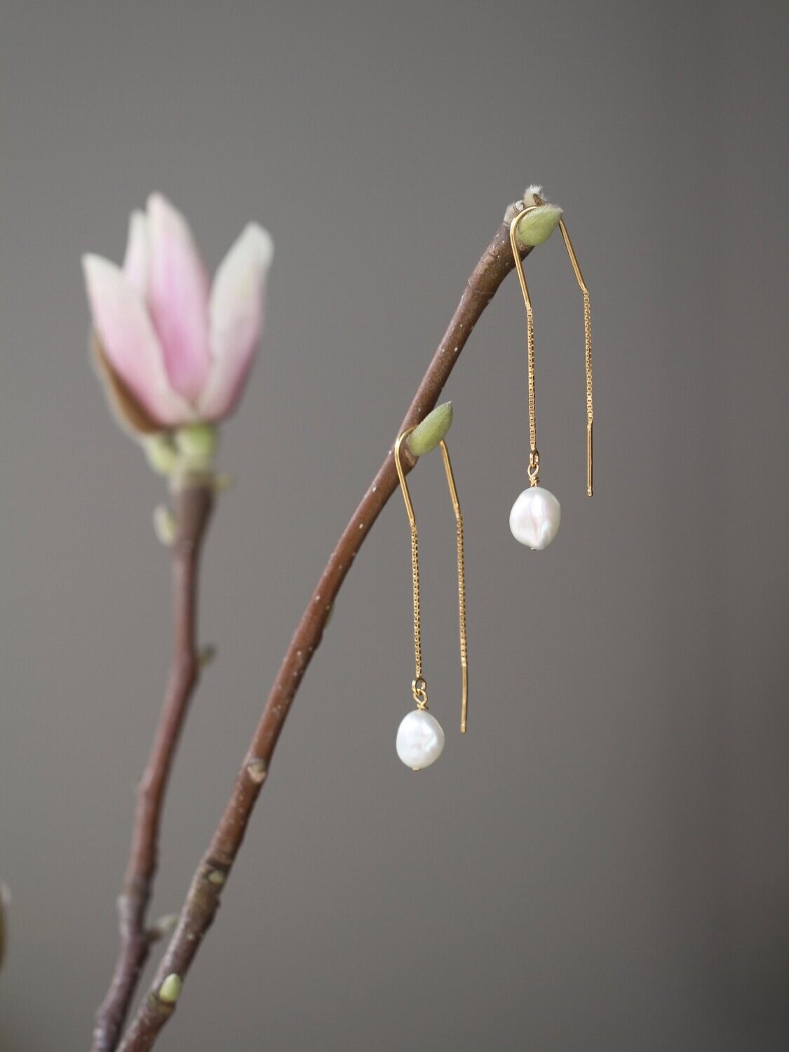 PEARL ON A STRING earrings