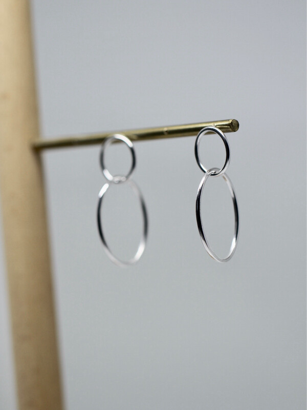 OVAL HOOPS earrings