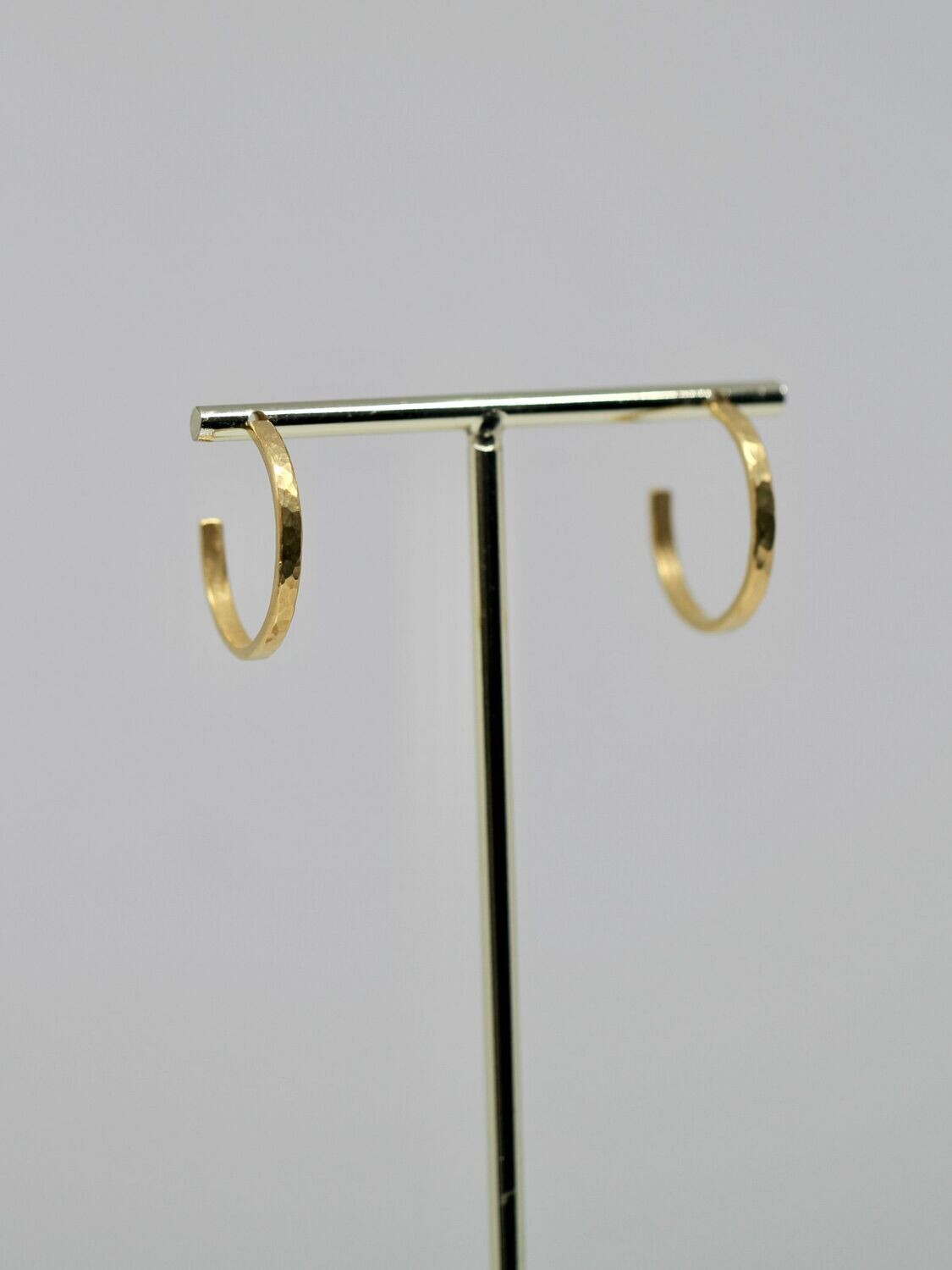 PUNCHED CREOLES earrings