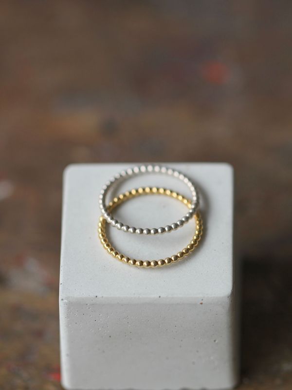 TINY DOTTED Ring