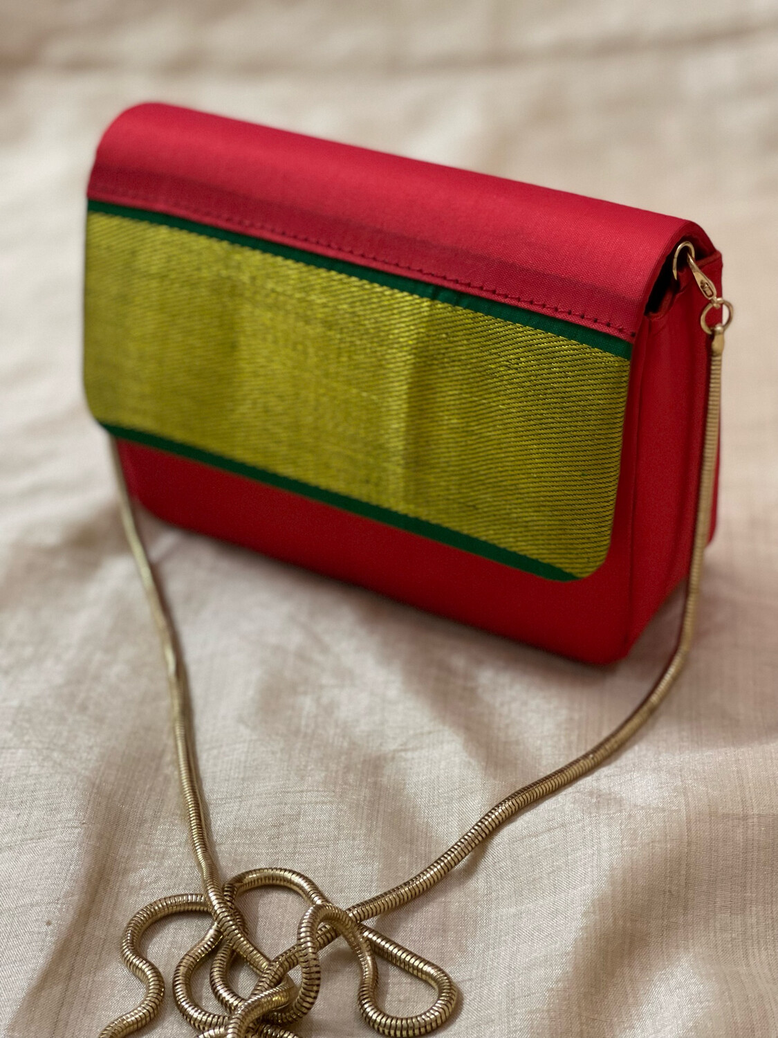 Red With Green Bhavanchi