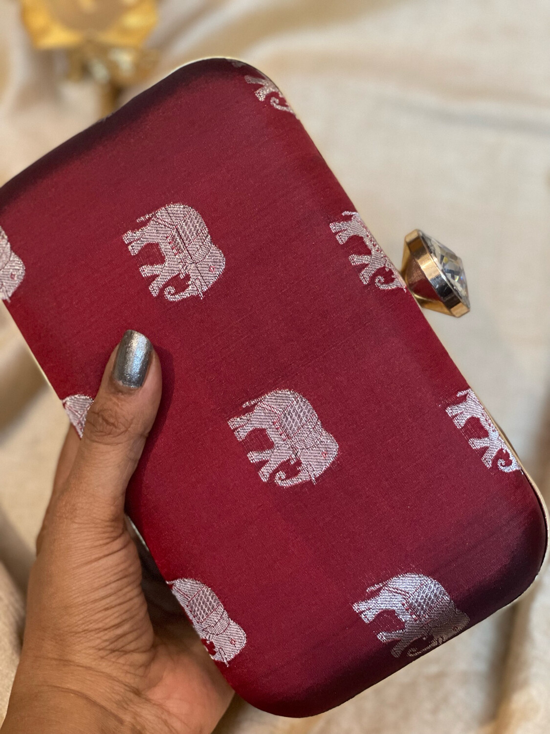 Silver Elephant Akarku