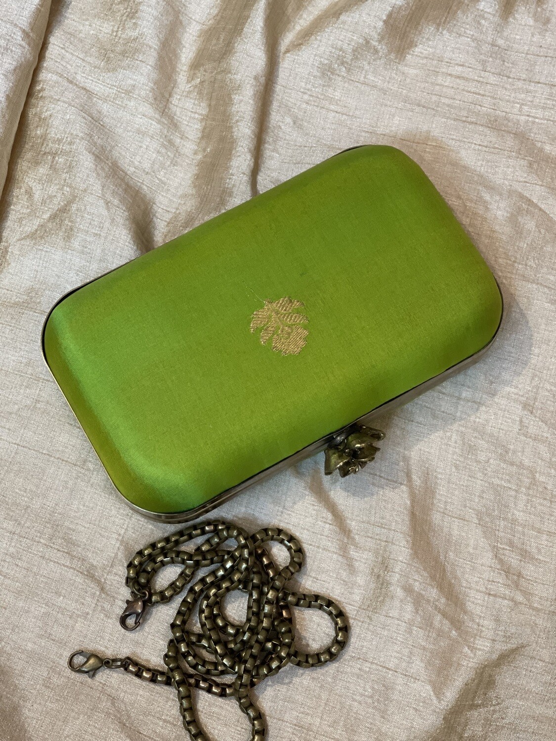 Parrot Green SIngle Buttah
