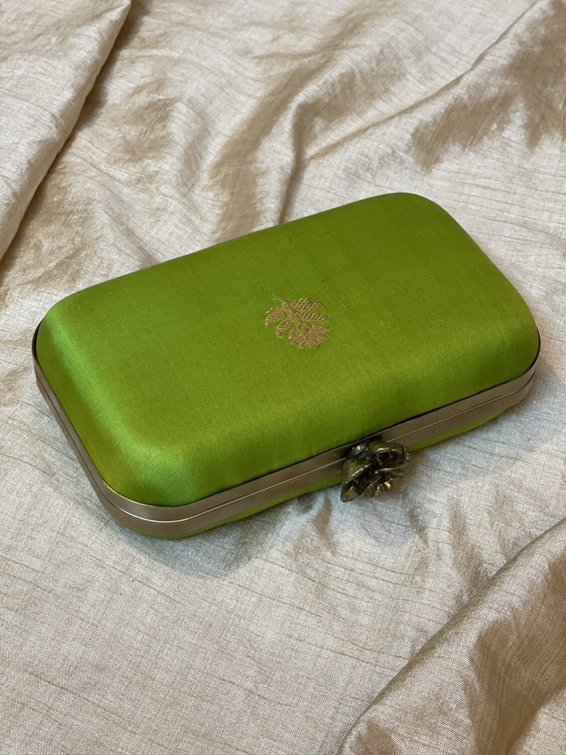 Parrot Green SIngle Buttah