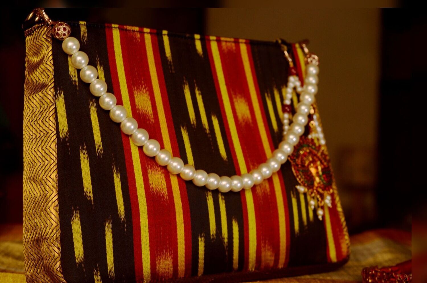 kutni maroon &amp; black