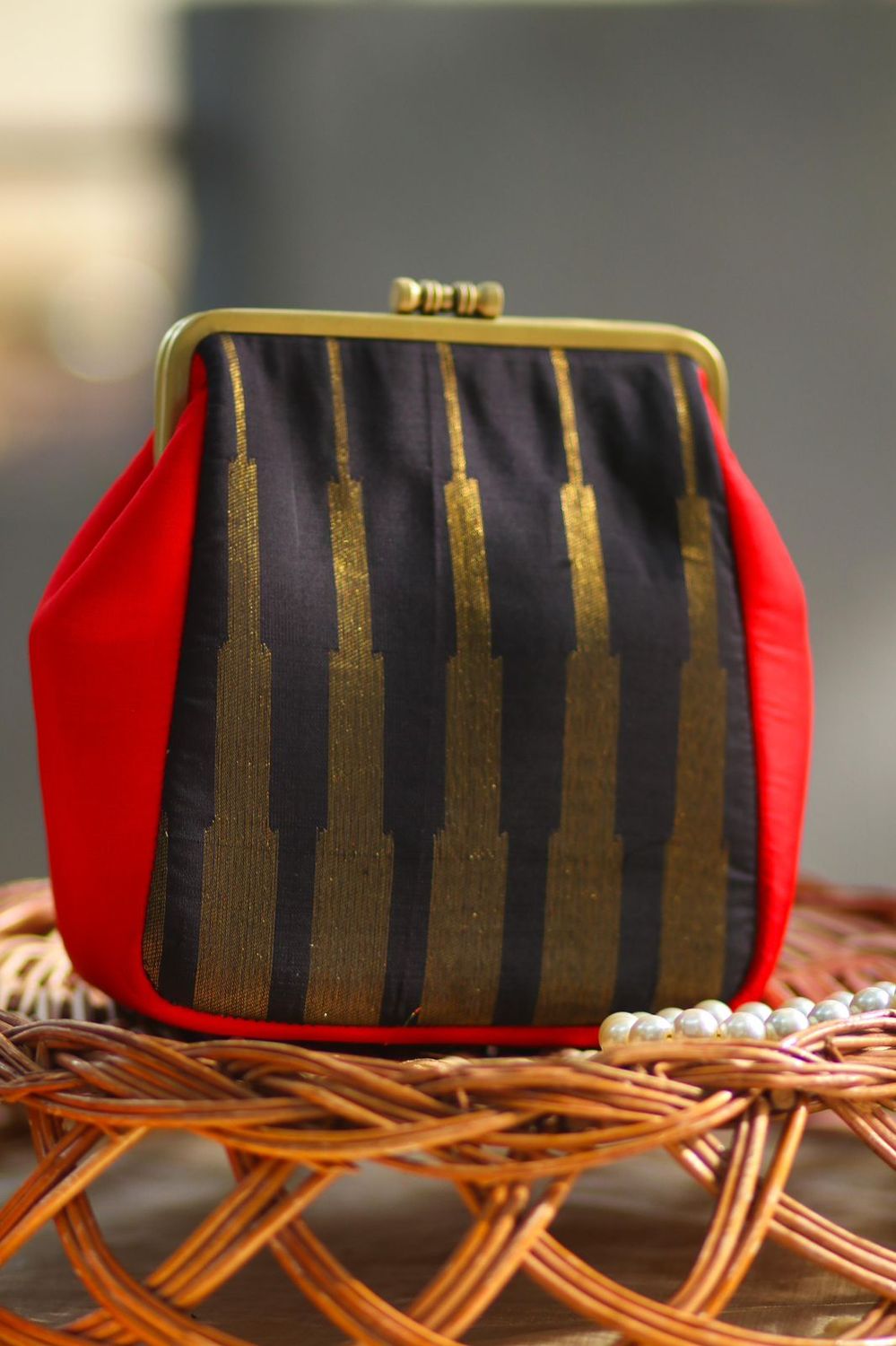 Small Damru 8Kol Red &amp; Black