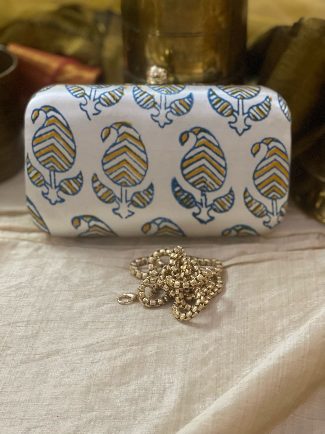 White Paislu Gajji