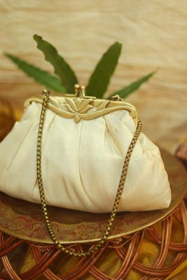 Ven Pattu Kamalam