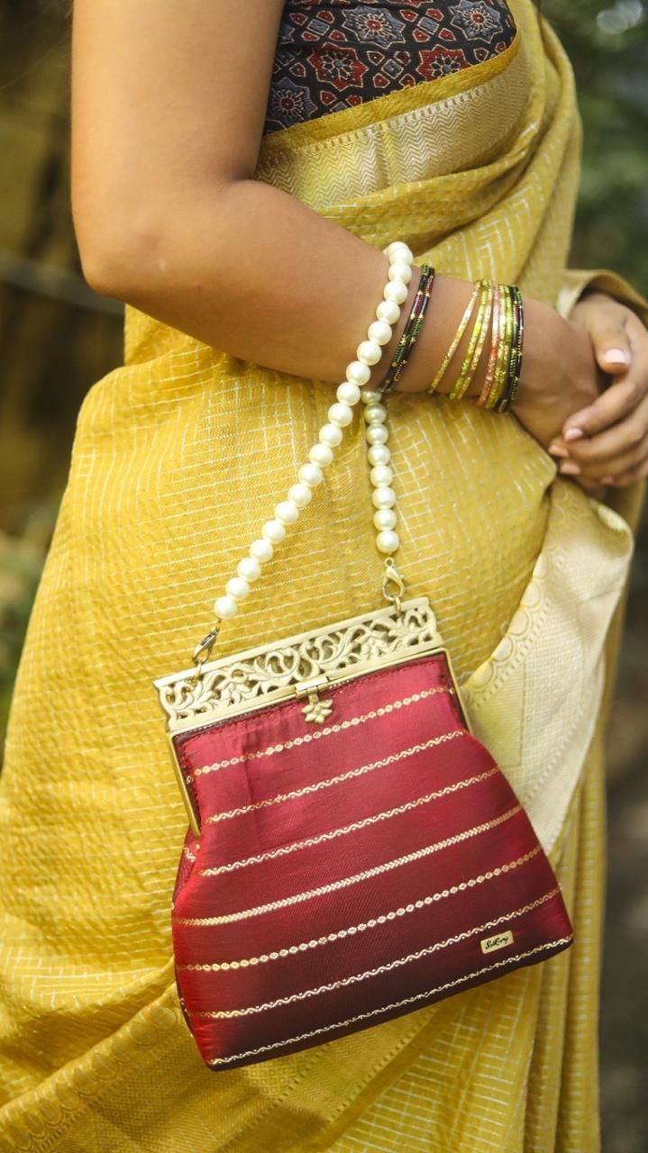 Maroon Veldhari