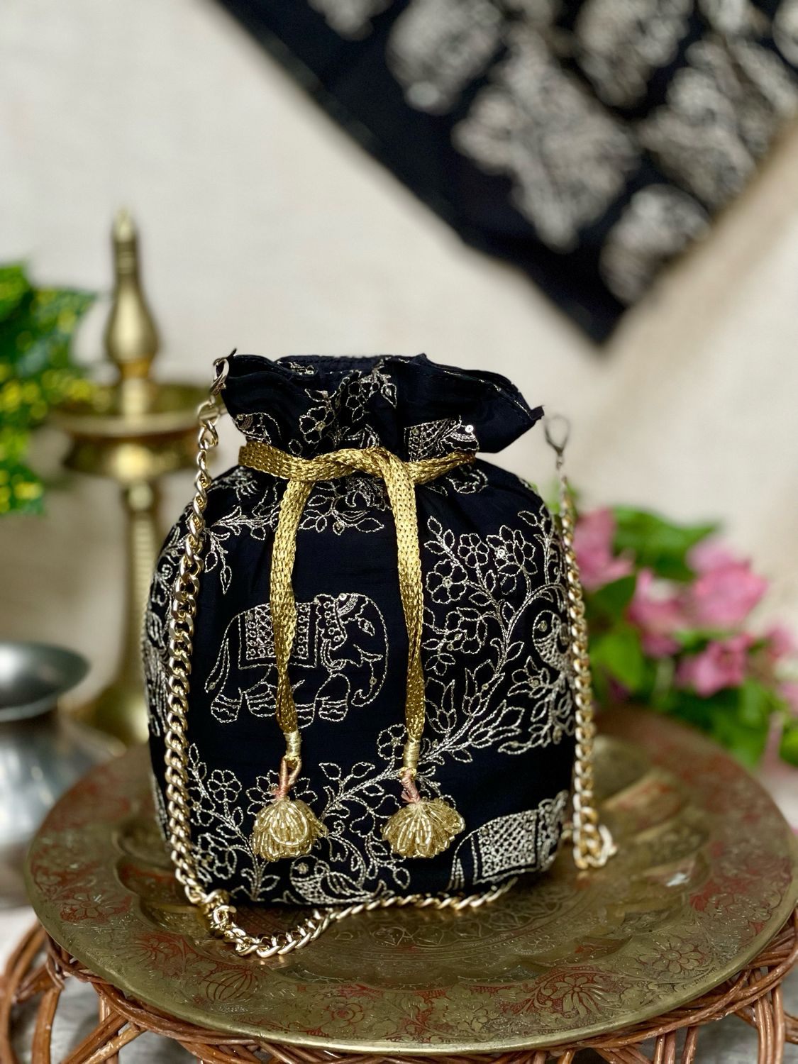 Black Potli Varnam