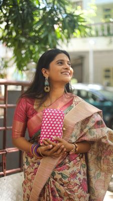 MADHULIKA Rose Rattan And Silver Bling