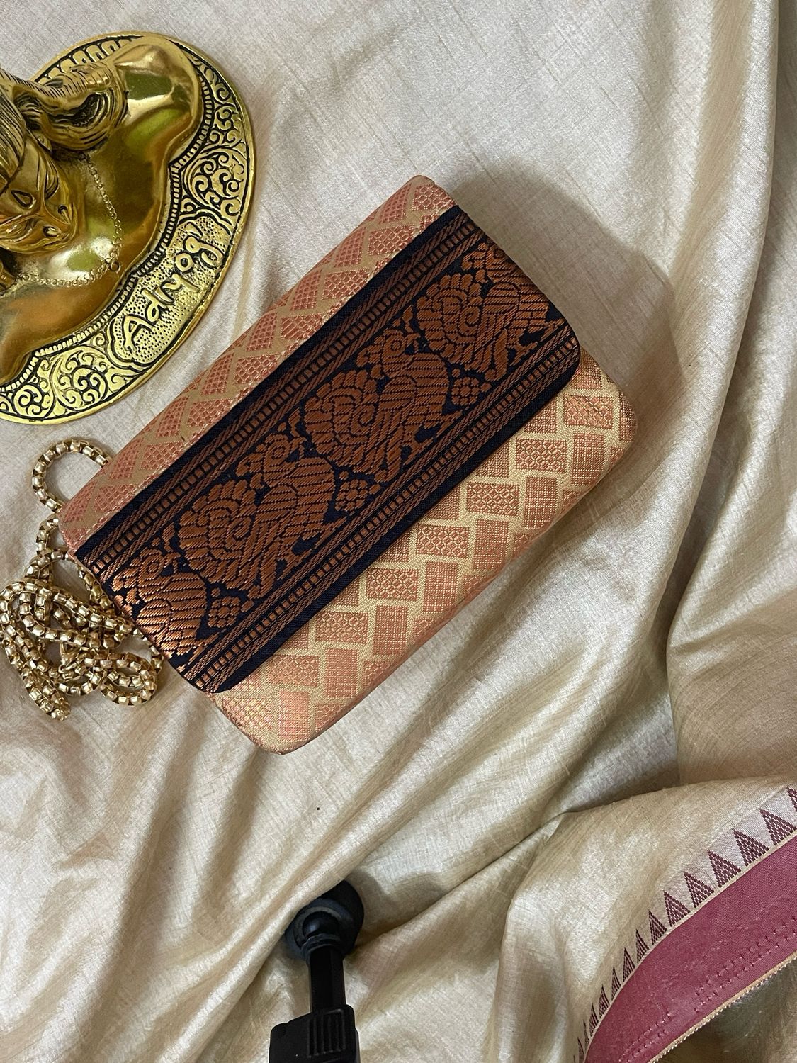 Copper with Mayil Black