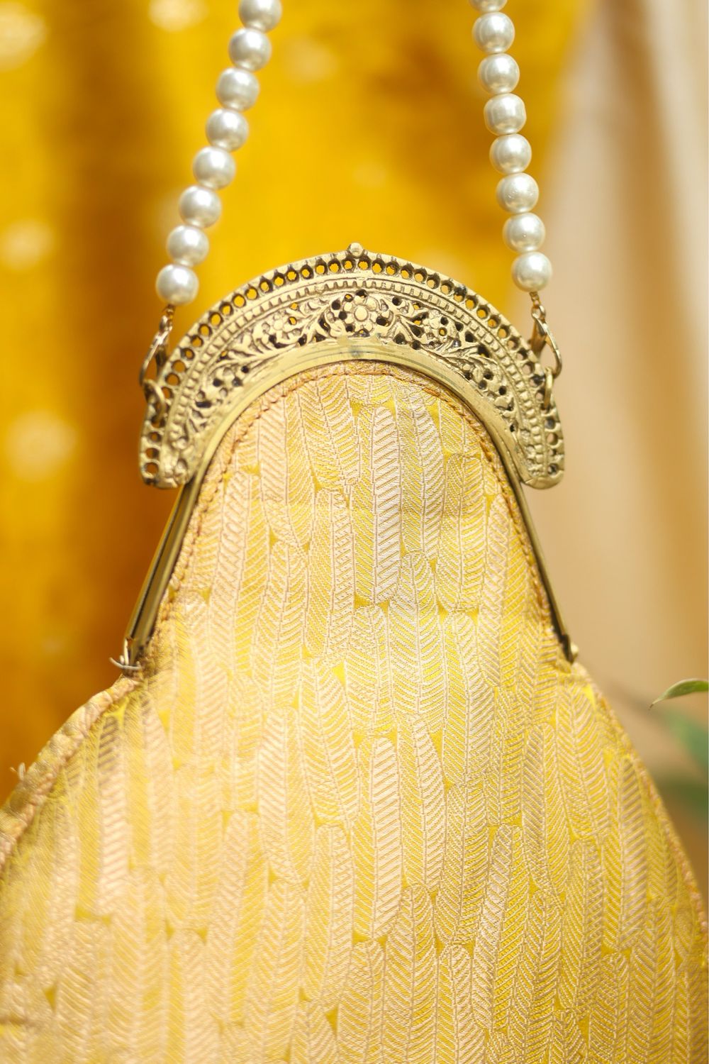 Yellow Feather Nangai